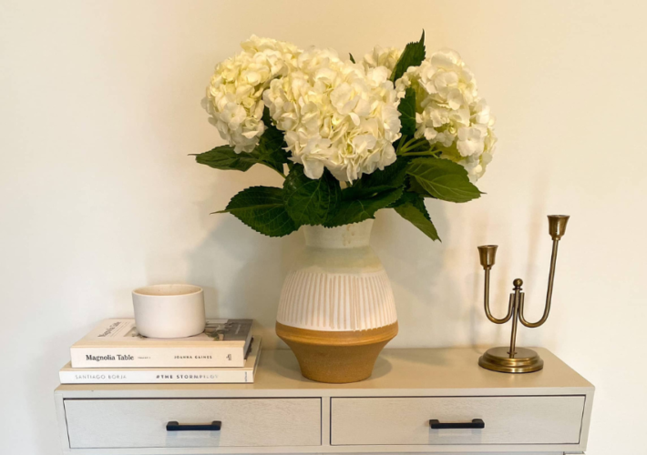 21 Amazing Small Entryway Table Decor Ideas To Maximize Your Space - Simplymarla