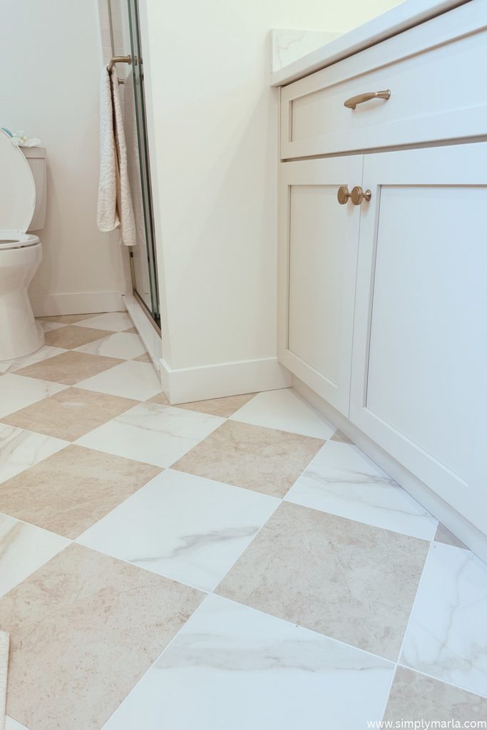 checkered bathroom floor design